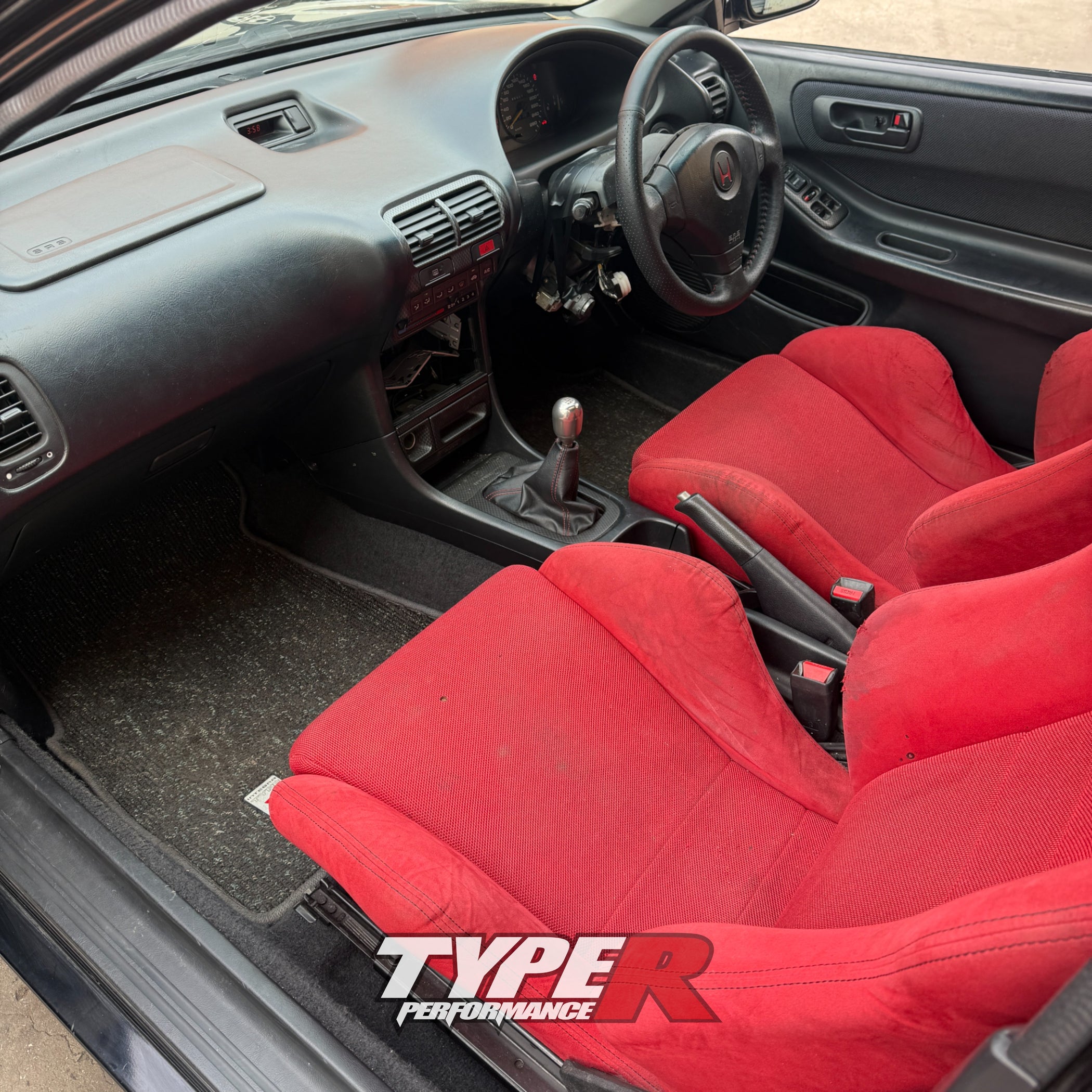 Wrecking 1994 Honda Integra DC4 GSi Manual — Type R Performance