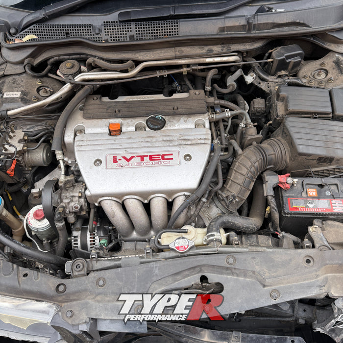 Wrecking 2004 Honda Accord Euro CL9 Auto